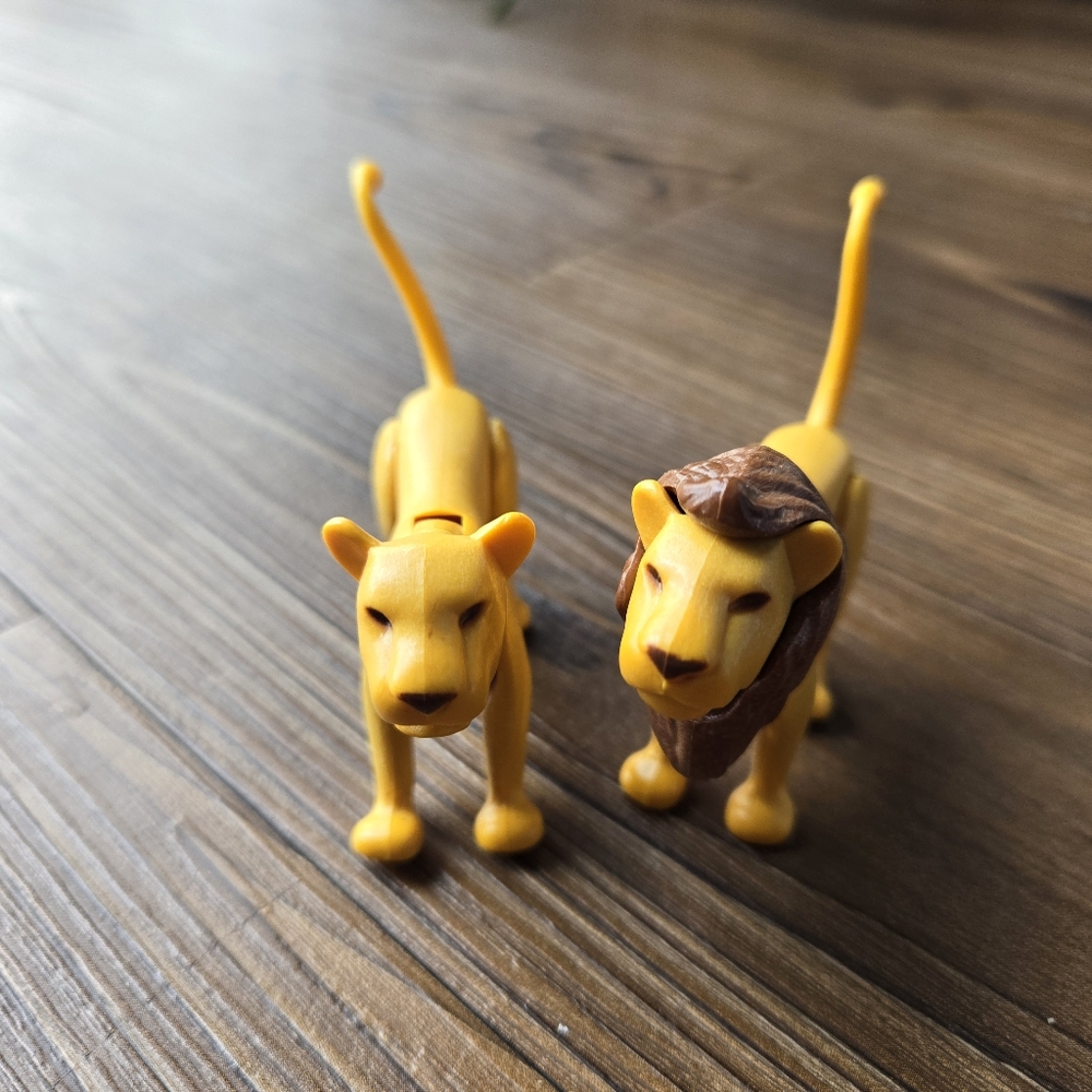 Playmobil Lion Playset Action Figures Kids Figurines Mom Dad Lions Zoo Circus